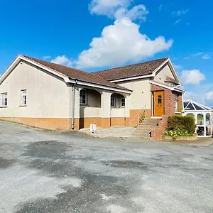 Valley 3 Bedroom Retreat In Craigantlet Hills Villa