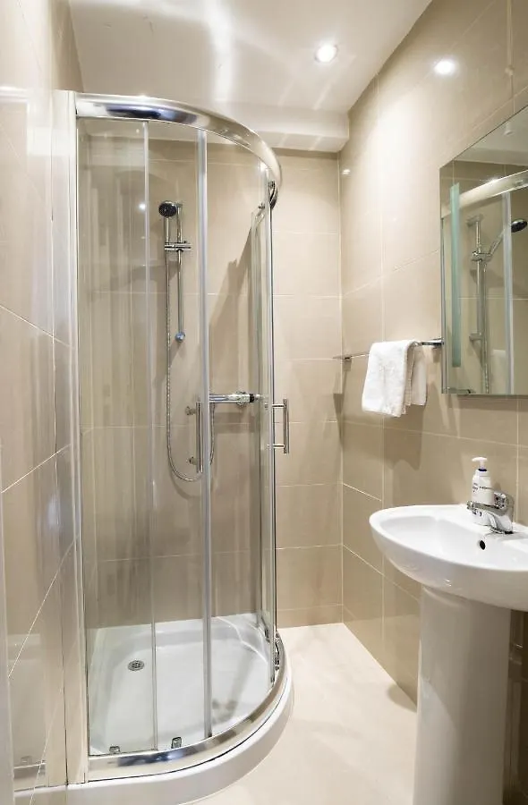 Botanic Apartment Sleeps 6 Belfast
